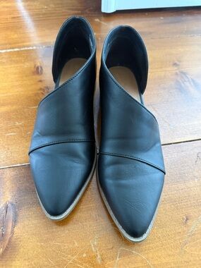 Universal Thread Black Pointed Toe Slip-On Mules